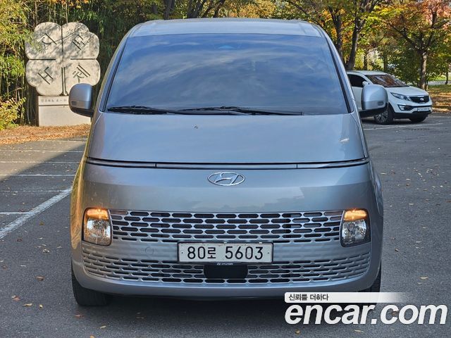 Hyundai Staria