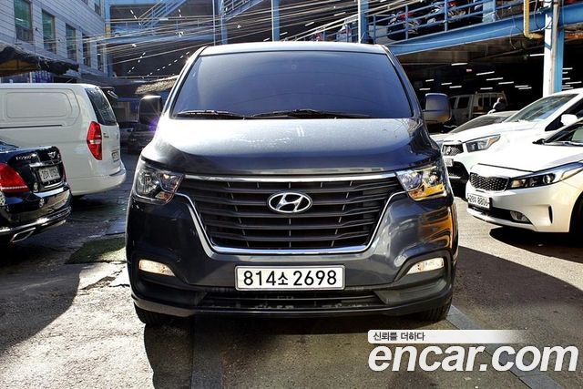 Hyundai The New Grand Starex