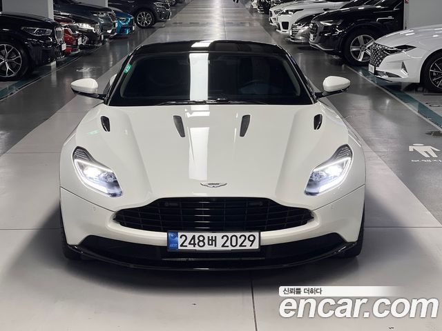 Astonmartin DB11