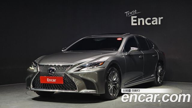Lexus LS500h 5th Gen