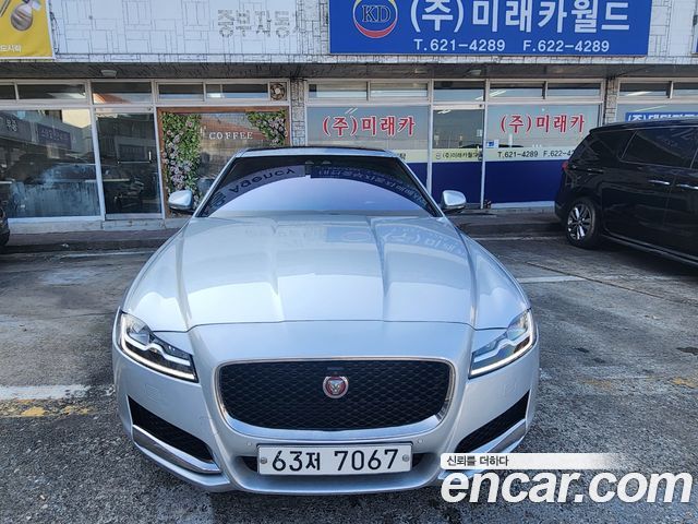 Jaguar XF (X260)