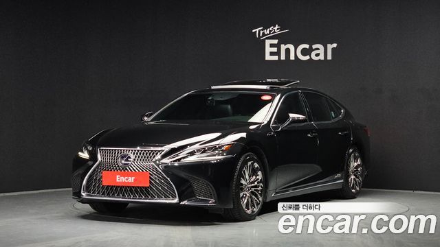 Lexus LS500h 5th Gen