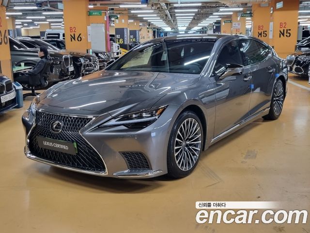 Lexus LS500 5th Gen