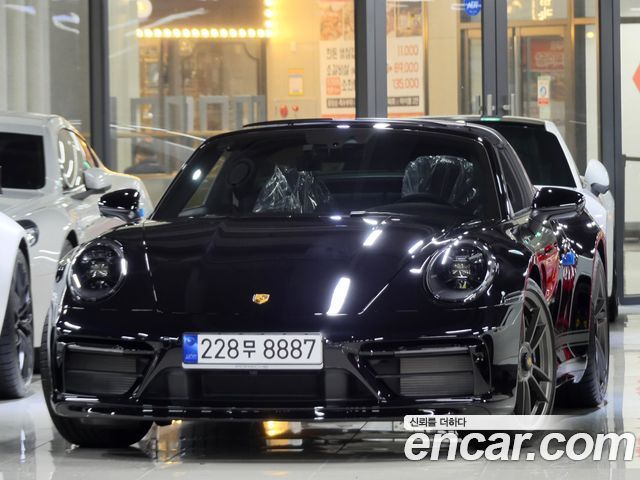 Porsche 911 (992)