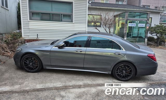 Mercedes-Benz S-Class W222