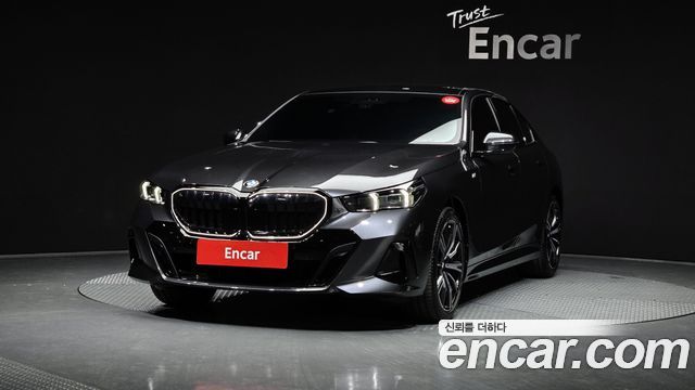 BMW 5 Series (G60)