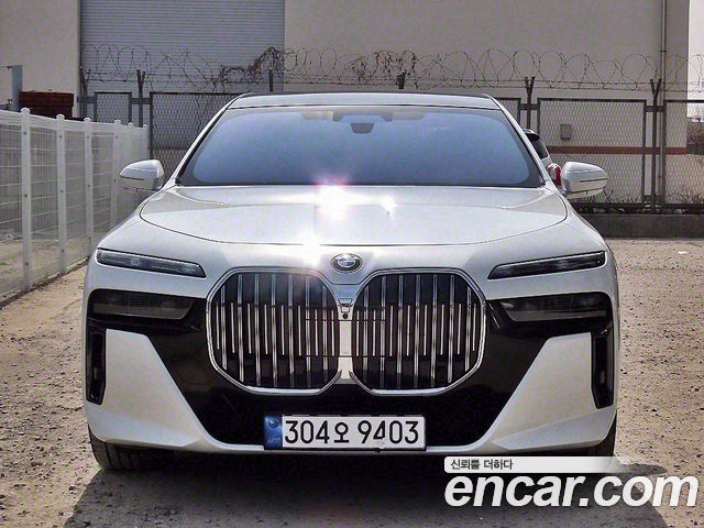 BMW 7 Series (G70)