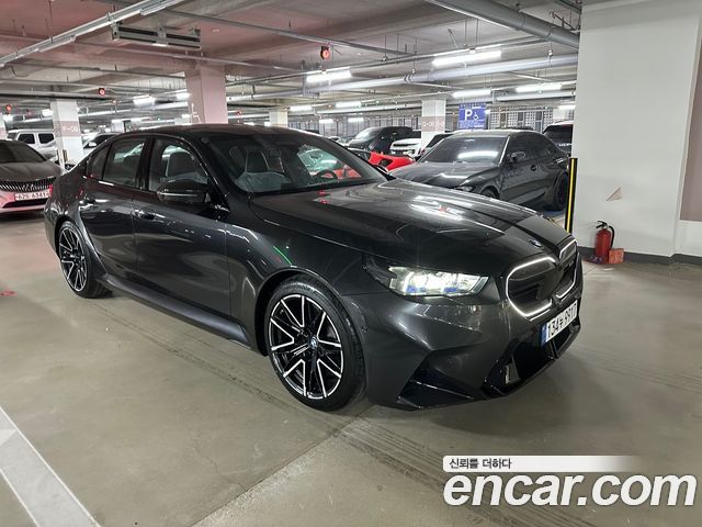 BMW M5 (G90)