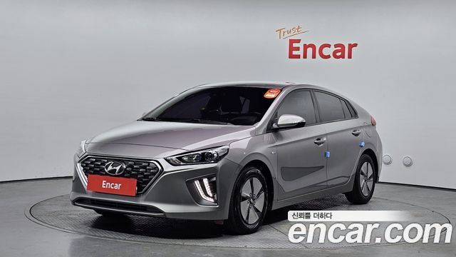 Hyundai The new IONIQ Hybrid