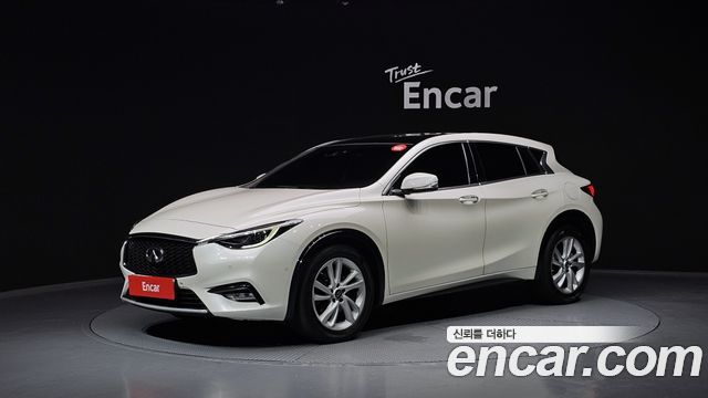 Infiniti Q30