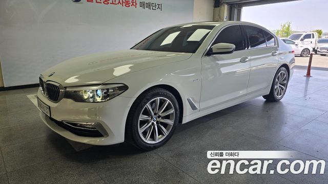 BMW 5 Series (G30)