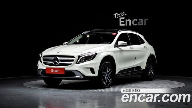 Mercedes-Benz GLA-Class X156