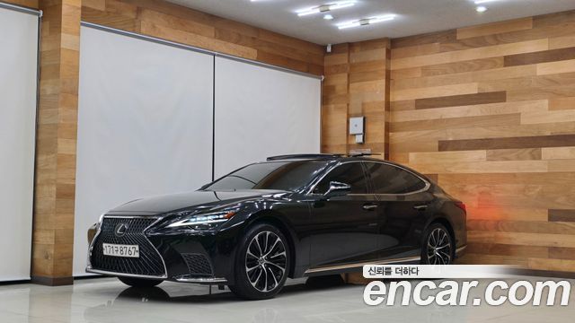Lexus LS500 5th Gen