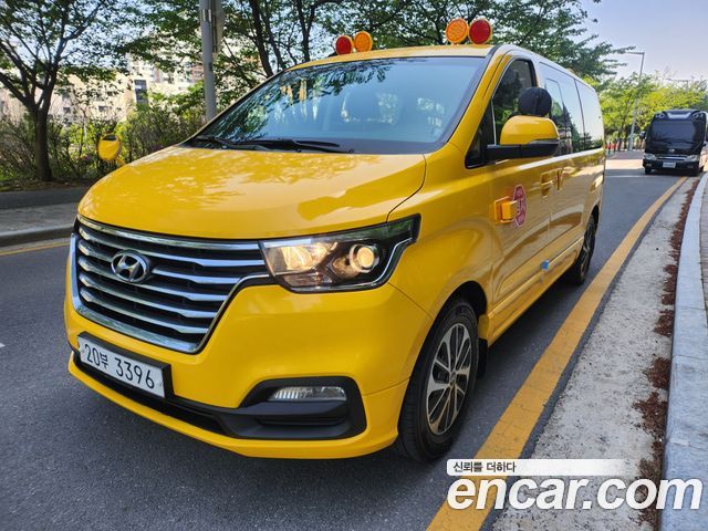 Hyundai The New Grand Starex