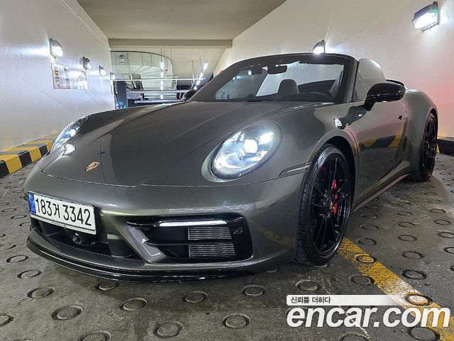 Porsche 911 (992)