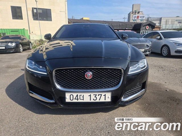 Jaguar XF (X260)
