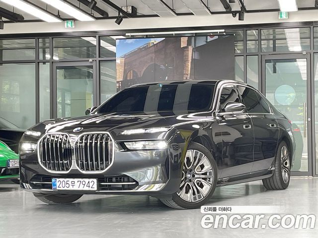 BMW 7 Series (G70)