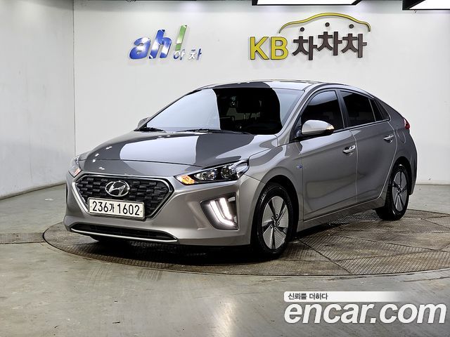 Hyundai The new IONIQ Hybrid