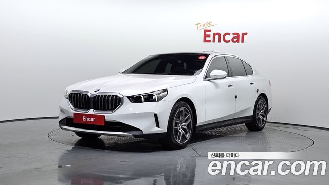 BMW 5 Series (G60)