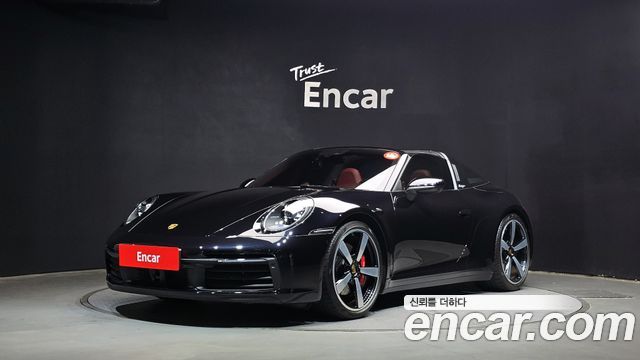 Porsche 911 (992)