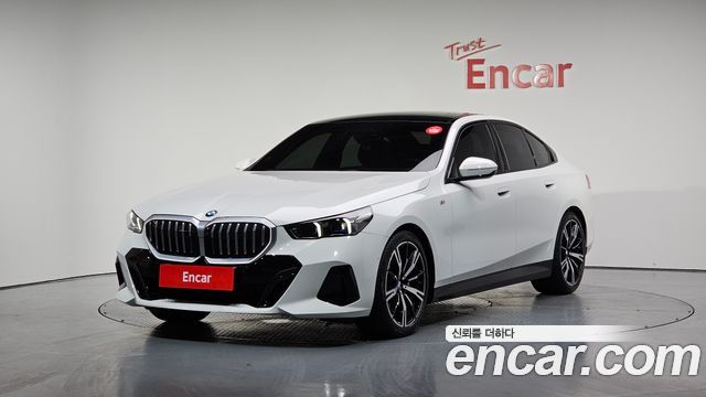 BMW 5 Series (G60)