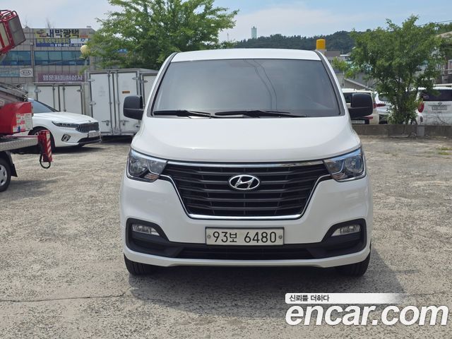 Hyundai The New Grand Starex