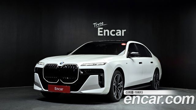 BMW i7 (G70)