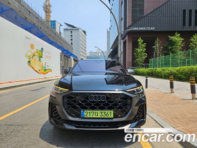 Audi RSQ8 (4M)