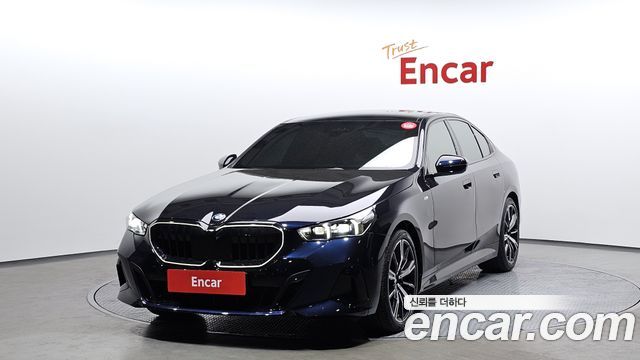 BMW 5 Series (G60)