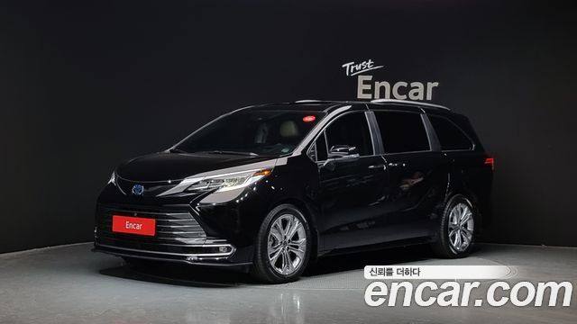 Toyota Sienna 4th Gen