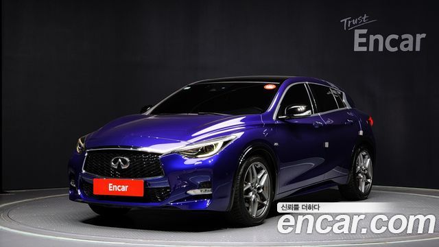 Infiniti Q30