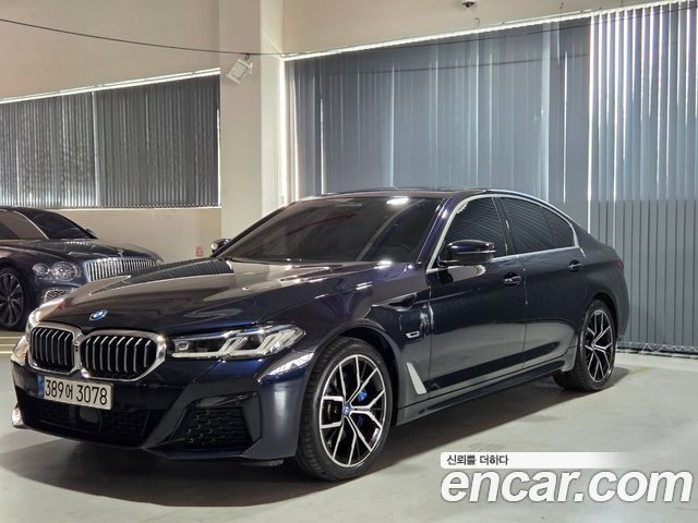 BMW 5 Series (G30)
