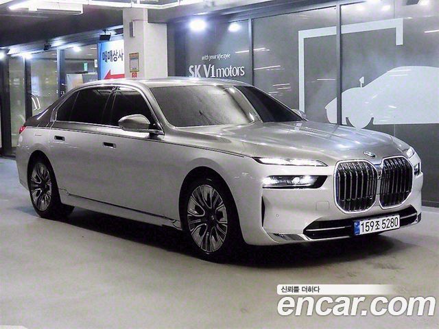 BMW 7 Series (G70)