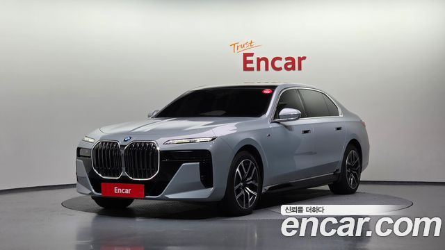 BMW i7 (G70)