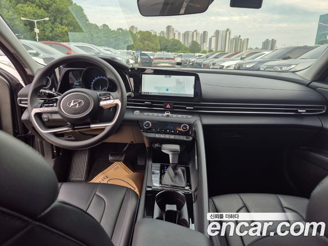 Hyundai Avante Hybrid (CN7)