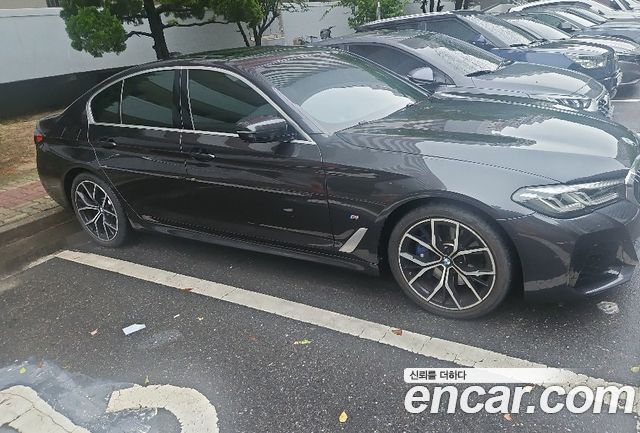 BMW 5 Series (G30)