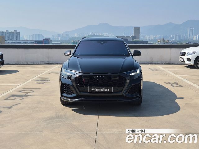 Audi RSQ8 (4M)