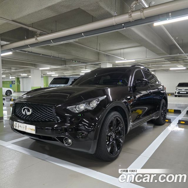 Infiniti QX70