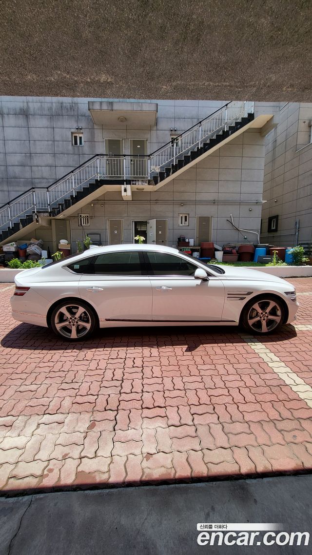 Genesis G80 (RG3)