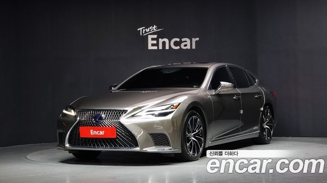 Lexus LS500h 5th Gen