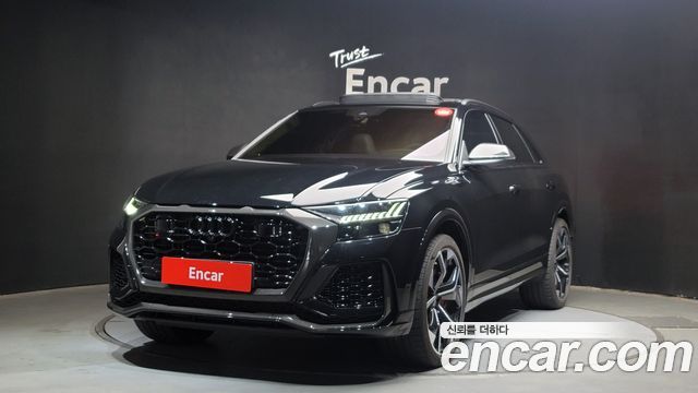 Audi RSQ8 (4M)