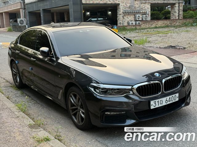 BMW 5 Series (G30)