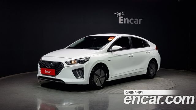 Hyundai The new IONIQ Hybrid