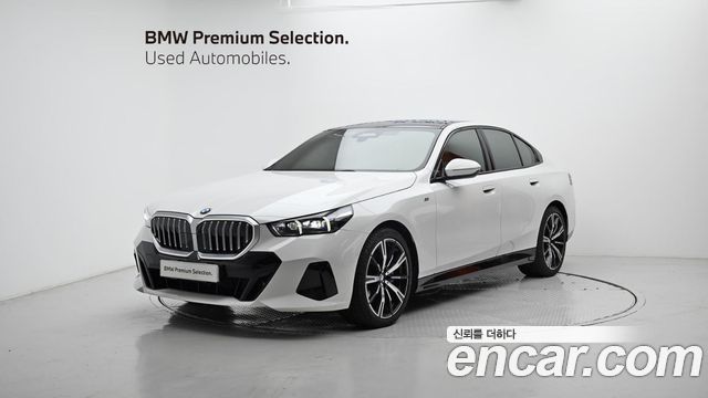 BMW 5 Series (G60)