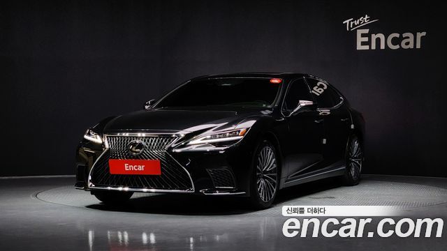 Lexus LS500h 5th Gen