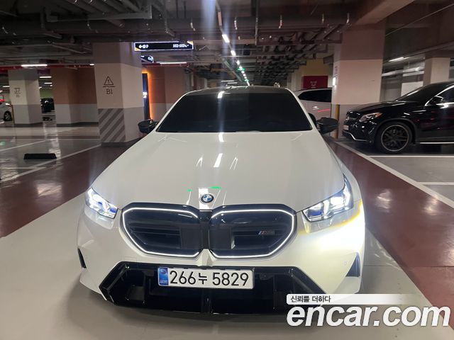 BMW M5 (G90)