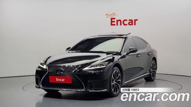 Lexus LS500h 5th Gen
