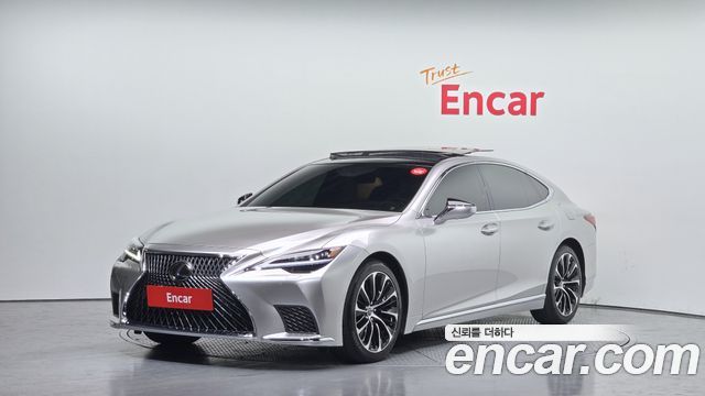 Lexus LS500 5th Gen