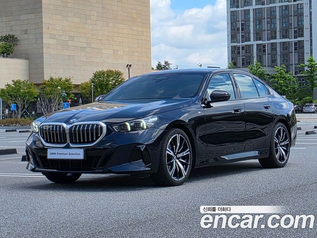 BMW 5 Series (G60)