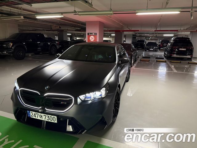 BMW M5 (G90)